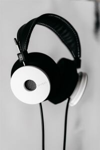 Grado The White Headphone (Limited Edition)