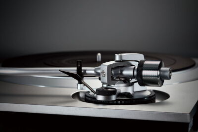 Technics SL-1500C Silber - Manueller Plattenspieler mit Direktantrieb