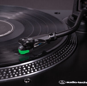 Audio-Technica AT-LP120XBT-USB Schwarz - Plattenspieler mit Direktant