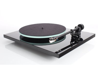 Rega Planar 2 (Schwarz Hochglanz)