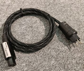Mudra Akustik Netzkabel CH-Stecker auf IEC C13 (2.0 Meter)