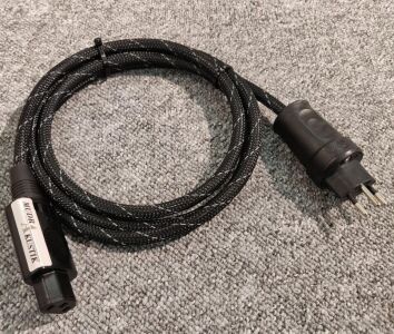 Mudra Akustik Netzkabel CH-Stecker auf IEC C13 (3.0 Meter)